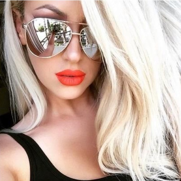 Accessories - ✨LAST ✨Polarized Aviator  silver mirror sunglasses